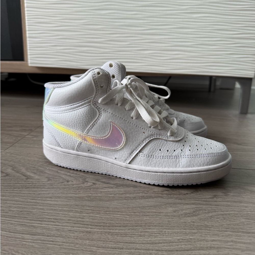 Nike Women’s White Sneakers with Iridescent Detail